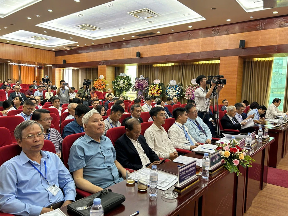 Phó Giáo sư, Tiến sĩ Phạm Ngọc Lãng tái đắc cử Chủ tịch Hội Hàng không-Vũ trụ Việt Nam Phó Giáo sư, Tiến sĩ Phạm Ngọc Lãng tái đắc cử Chủ tịch Hội Hàng không-Vũ trụ Việt Nam