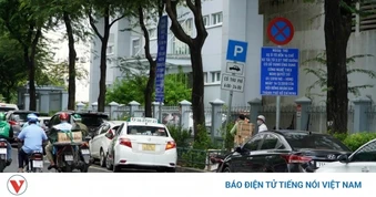 Phường đầu tiên tại TP.HCM thu phí đỗ xe “không chạm”, không cần nhân sự