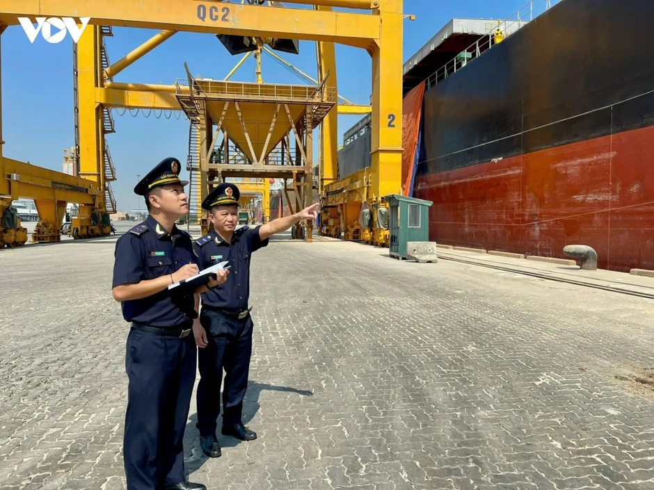 Quảng Ninh chuyển đổi số để thông quan nhanh hơn, phục vụ doanh nghiệp tốt hơn Quảng Ninh chuyển đổi số để thông quan nhanh hơn, phục vụ doanh nghiệp tốt hơn