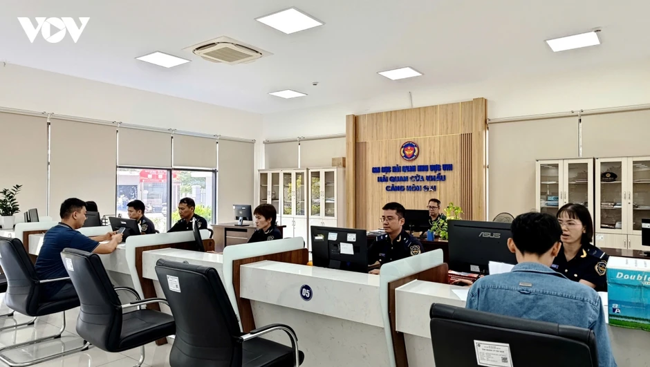Quảng Ninh chuyển đổi số để thông quan nhanh hơn, phục vụ doanh nghiệp tốt hơn Quảng Ninh chuyển đổi số để thông quan nhanh hơn, phục vụ doanh nghiệp tốt hơn