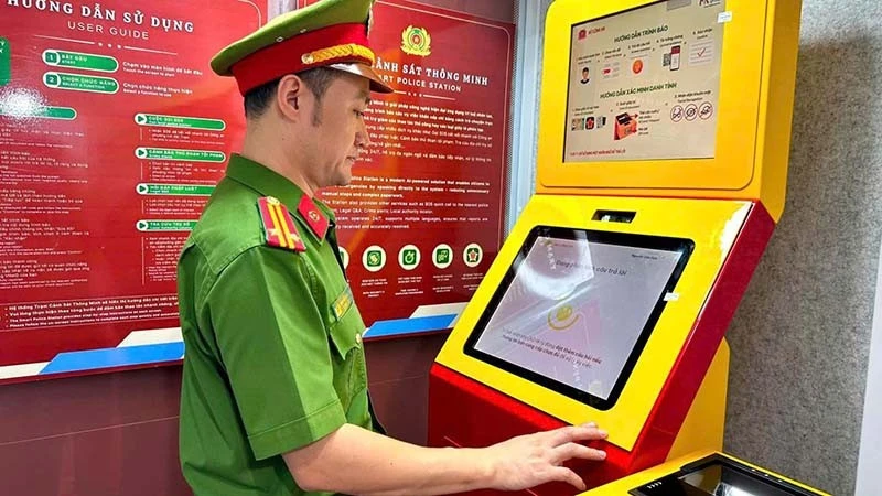 Ra mắt “Trạm Cảnh sát thông minh” ở Thanh Hóa Ra mắt “Trạm Cảnh sát thông minh” ở Thanh Hóa