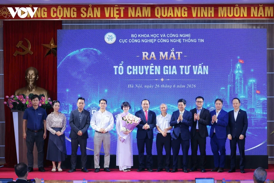 Ra mắt Trung tâm quốc gia hỗ trợ sản xuất thử chip bán dẫn đầu tiên của Việt Nam Ra mắt Trung tâm quốc gia hỗ trợ sản xuất thử chip bán dẫn đầu tiên của Việt Nam