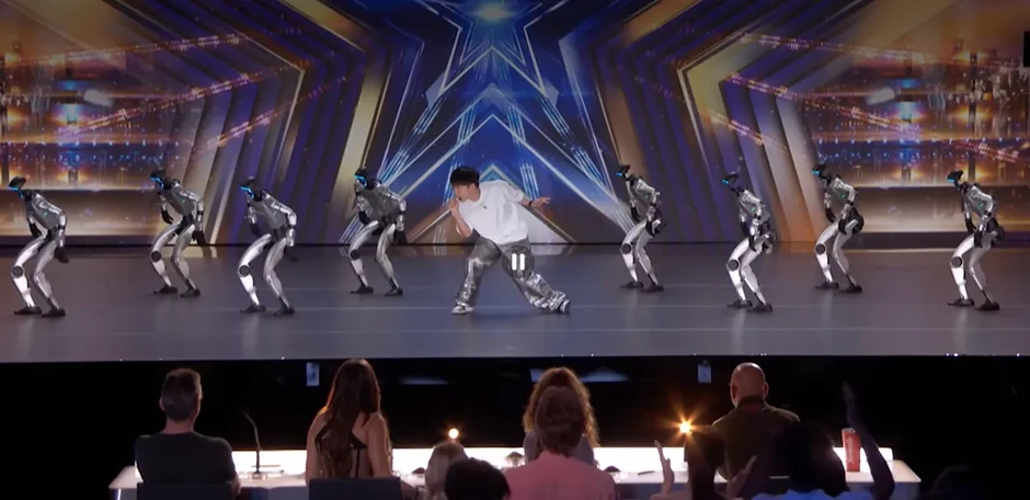 Robot hình người nhảy nhạc Lady Gaga trên sân khấu America’s Got Talent gây bão tại Mỹ Robot hình người nhảy nhạc Lady Gaga trên sân khấu America’s Got Talent gây bão tại Mỹ