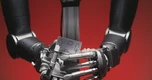 Robot Trung Quốc biểu diễn ảo thuật điêu luyện như con người