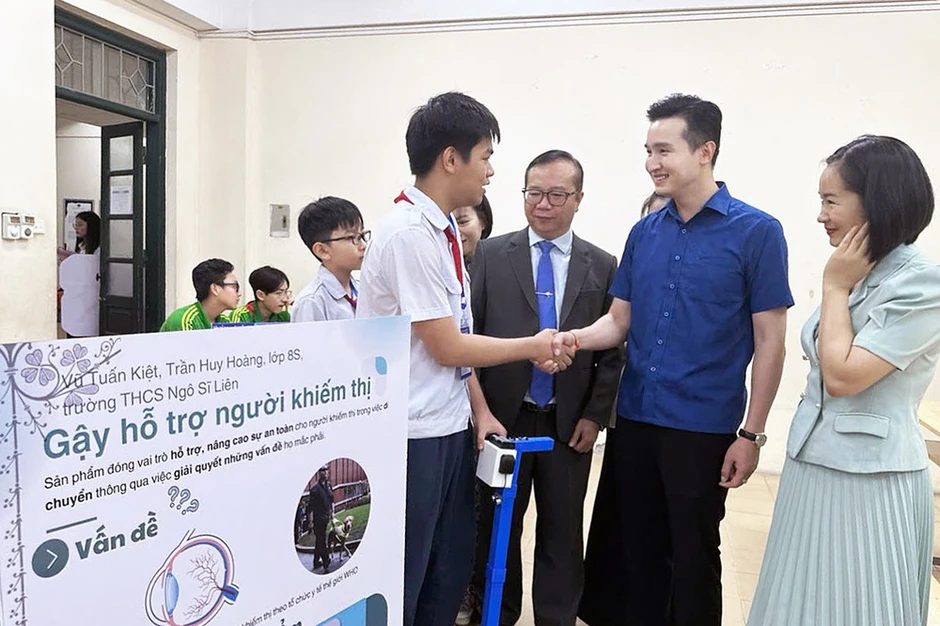 Robot tuần tra, phần mềm học lịch sử VR xuất hiện ở Hội thi Tin học trẻ thành phố Hà Nội