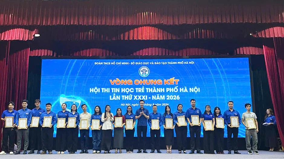 Robot tuần tra, phần mềm học lịch sử VR xuất hiện ở Hội thi Tin học trẻ thành phố Hà Nội