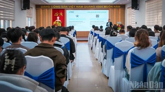 Sinh viên Đà Nẵng tìm hiểu kiến thức trọng tâm về tài chính số