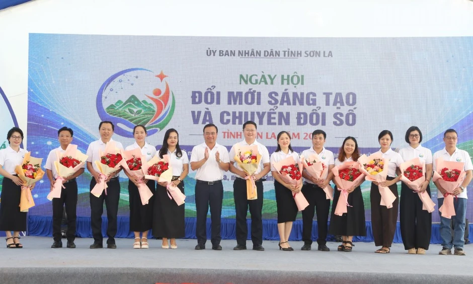 Sơn La khai mạc Ngày hội đổi mới sáng tạo và chuyển đổi số