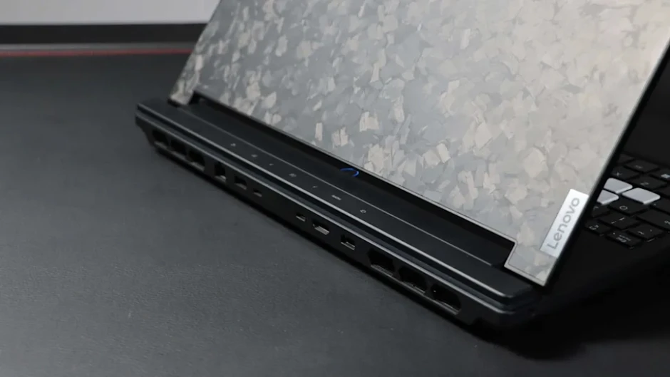 SSD do Trung Quốc sản xuất lần đầu xuất hiện trên laptop Lenovo bán toàn cầu SSD do Trung Quốc sản xuất lần đầu xuất hiện trên laptop Lenovo bán toàn cầu