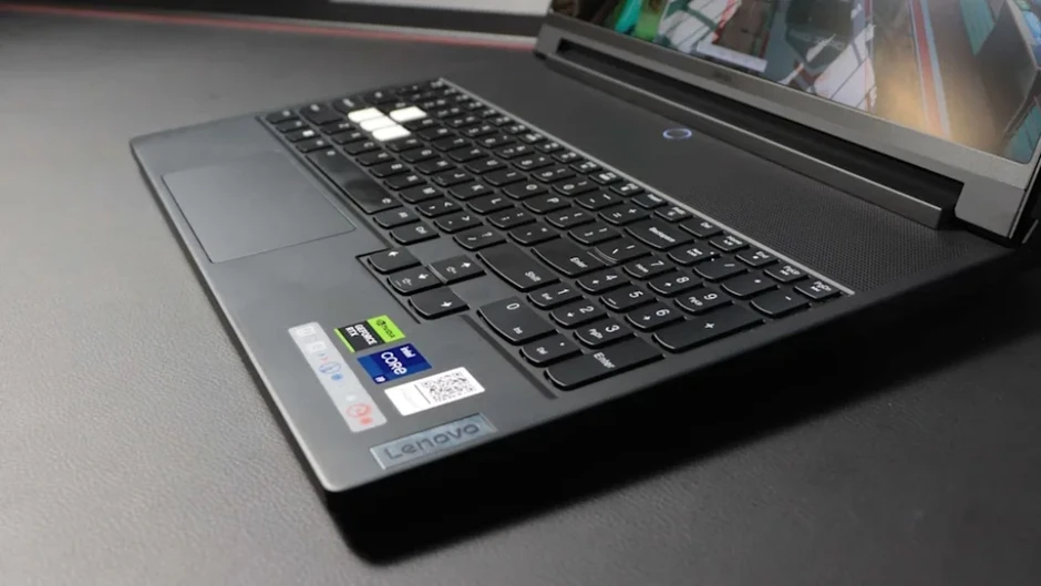 SSD do Trung Quốc sản xuất lần đầu xuất hiện trên laptop Lenovo bán toàn cầu SSD do Trung Quốc sản xuất lần đầu xuất hiện trên laptop Lenovo bán toàn cầu