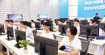 Tăng tốc khoa học, công nghệ, đổi mới sáng tạo và chuyển đổi số