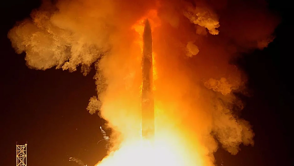 Tên lửa Minuteman III tốc độ Mach 23, công nghệ MIRV, 2 đầu đạn tách rời, xuyên thủng phòng không Nga, Trung Quốc Tên lửa Minuteman III tốc độ Mach 23, công nghệ MIRV, 2 đầu đạn tách rời, xuyên thủng phòng không Nga, Trung Quốc