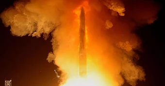 Tên lửa Minuteman III tốc độ Mach 23, công nghệ MIRV, 2 đầu đạn tách rời, xuyên thủng phòng không Nga, Trung Quốc