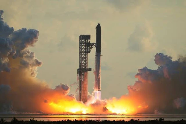 Tên lửa Starship của SpaceX đạt qũy đạo lần đầu tiên sau nhiều lần thử nghiệm Tên lửa Starship của SpaceX đạt qũy đạo lần đầu tiên sau nhiều lần thử nghiệm