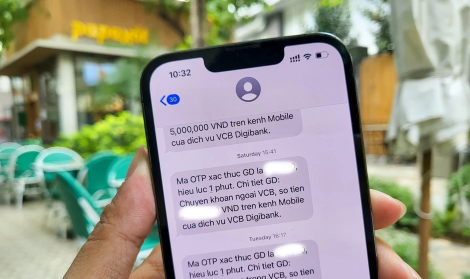 Thấy 5 dấu hiệu này trên điện thoại, gỡ ngay kẻo tài khoản ngân hàng "bốc hơi" lúc nửa đêm