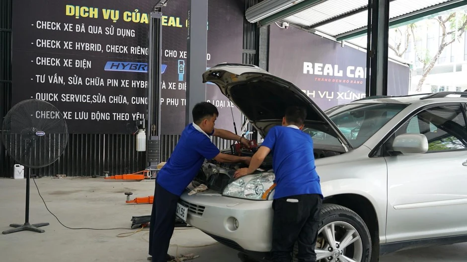 Thợ sửa xe Nga nói về xe Trung Quốc: không có tài liệu sửa, vì họ vốn không định cho ai sửa Thợ sửa xe Nga nói về xe Trung Quốc: không có tài liệu sửa, vì họ vốn không định cho ai sửa