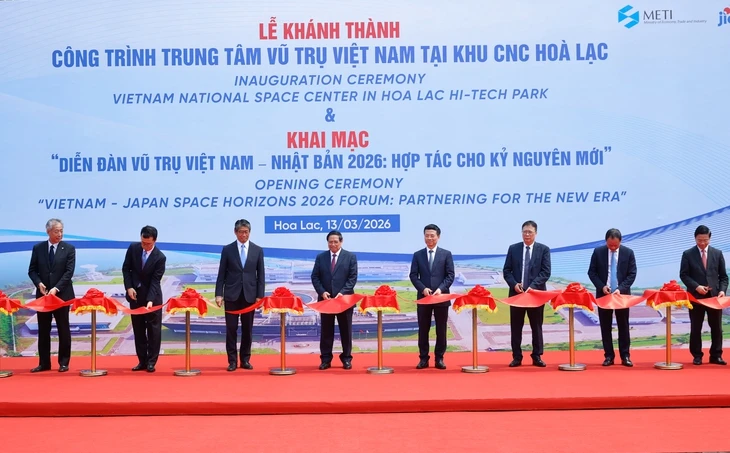 Thủ tướng: Phối hợp chặt chẽ để phóng vệ tinh LOTUSat-1 vào cuối năm 2027 Thủ tướng: Phối hợp chặt chẽ để phóng vệ tinh LOTUSat-1 vào cuối năm 2027
