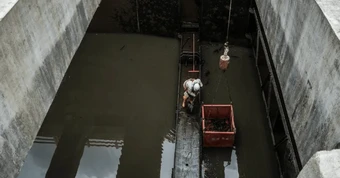 Thuê Trung Quốc xây thủy điện 3 tỷ USD, 10 năm sau nhận về "củ khoai nóng" 17.000 vết nứt: Một nước yêu cầu bắt đền