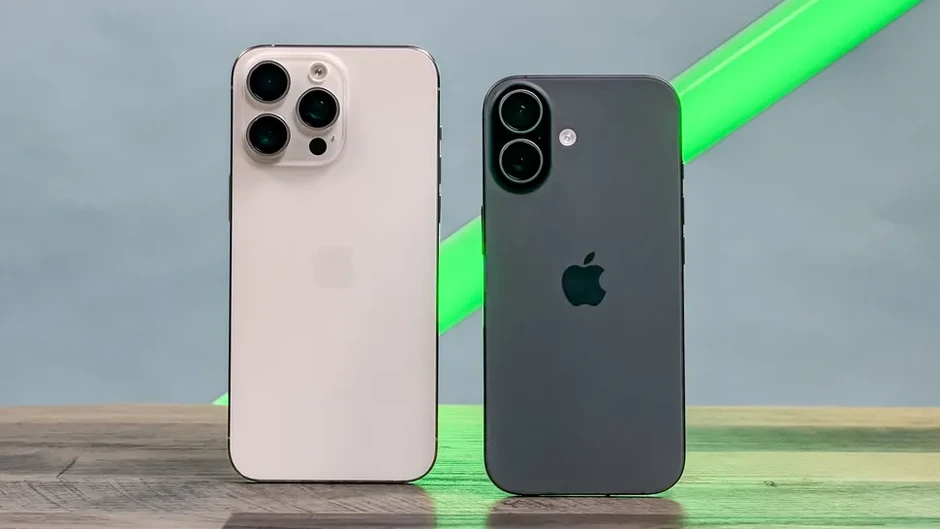 Tôi "hạ cấp" từ iPhone 15 Pro Max xuống chiếc iPhone "rẻ tiền" này và cái kết bất ngờ: Dùng thích hơn hẳn