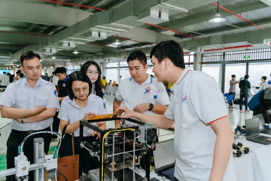 TPHCM đặt mục tiêu huy động 1.000 tỷ đồng kiều hối cho tín dụng xanh và công nghệ TPHCM đặt mục tiêu huy động 1.000 tỷ đồng kiều hối cho tín dụng xanh và công nghệ