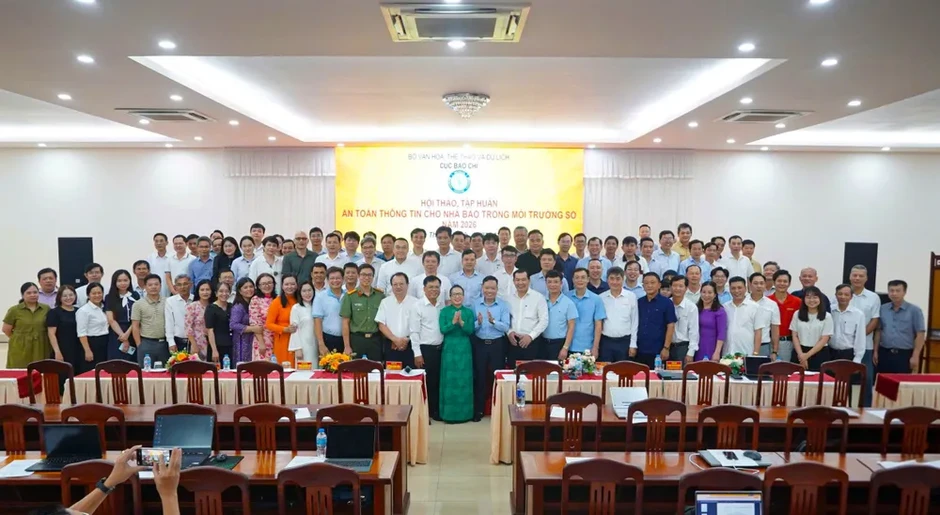Trang bị kỹ năng an toàn thông tin cho nhà báo trong môi trường số Trang bị kỹ năng an toàn thông tin cho nhà báo trong môi trường số