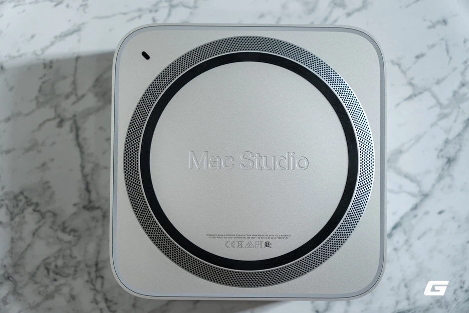 Trên tay Mac Studio M5 Max chính hãng tại Việt Nam: Thiết kế nhỏ gọn , hiệu năng mạnh mẽ Trên tay Mac Studio M5 Max chính hãng tại Việt Nam: Thiết kế nhỏ gọn , hiệu năng mạnh mẽ