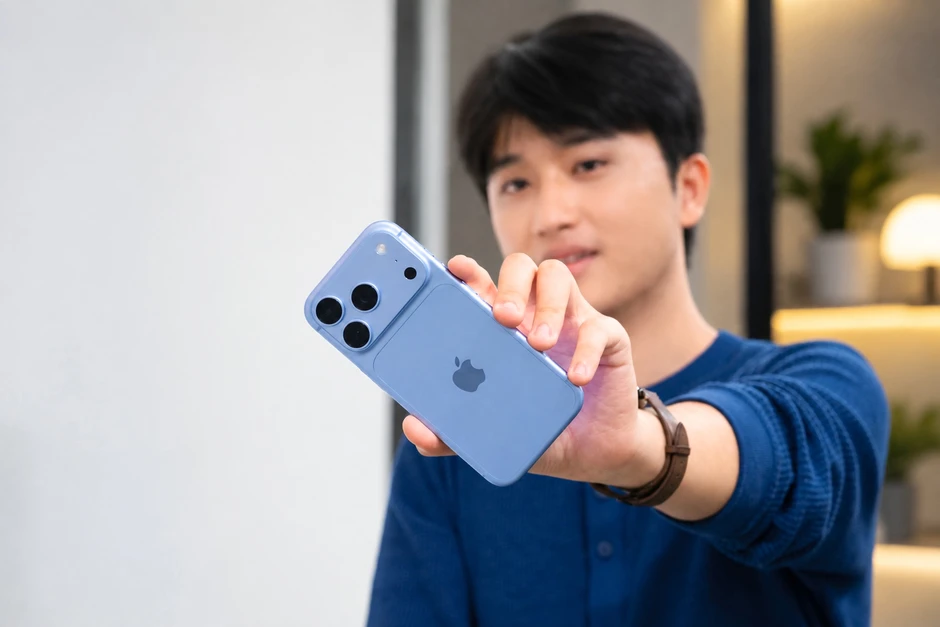 Trên tay sớm iPhone 18 Pro chính hãng Việt Nam: Màu Xanh Băng Thanh càng nhìn càng đẹp lạ!