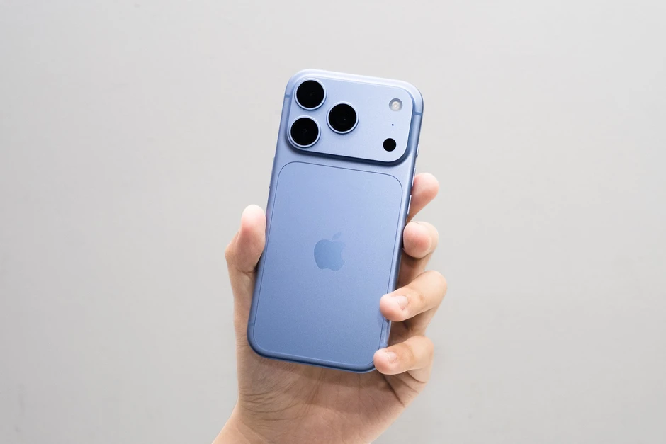 Trên tay sớm iPhone 18 Pro chính hãng Việt Nam: Màu Xanh Băng Thanh càng nhìn càng đẹp lạ!