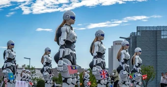 Trung Quốc đang đào tạo hàng nghìn robot theo cách chưa từng có