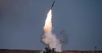 Ukraine lo ngại 17 bệ phóng S-400 tấn công mặt đất