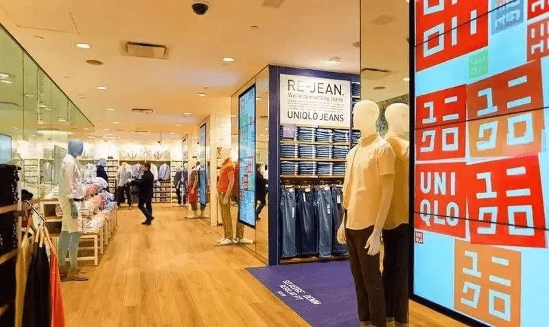 Vì sao "cầm nhầm" quần áo ra ngoài cửa hàng Uniqlo là còi hú inh tai, báo hiệu bạn ăn trộm? Vì sao "cầm nhầm" quần áo ra ngoài cửa hàng Uniqlo là còi hú inh tai, báo hiệu bạn ăn trộm?