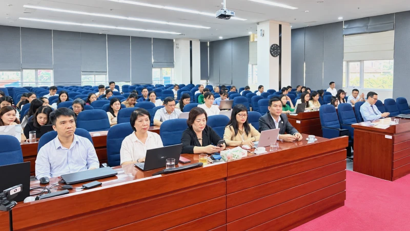 Viện Khoa học xã hội vùng Nam Bộ triển khai chương trình 300 ngày đổi mới, phát triển Viện Khoa học xã hội vùng Nam Bộ triển khai chương trình 300 ngày đổi mới, phát triển