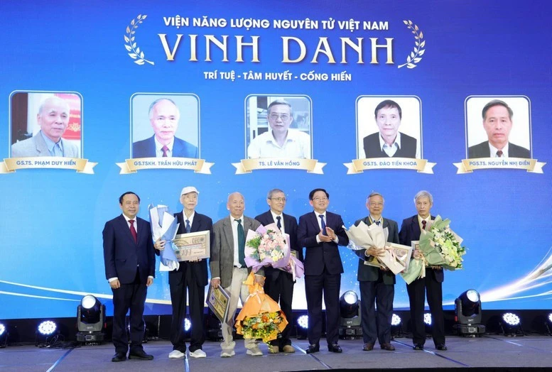 Viện Năng lượng nguyên tử Việt Nam và sứ mệnh dẫn dắt ngành hạt nhân Việt Nam trong kỷ nguyên mới Viện Năng lượng nguyên tử Việt Nam và sứ mệnh dẫn dắt ngành hạt nhân Việt Nam trong kỷ nguyên mới