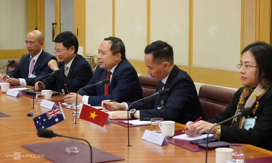 Việt Nam chia sẻ với Australia cách thúc đẩy người dân tiếp nhận AI Việt Nam chia sẻ với Australia cách thúc đẩy người dân tiếp nhận AI