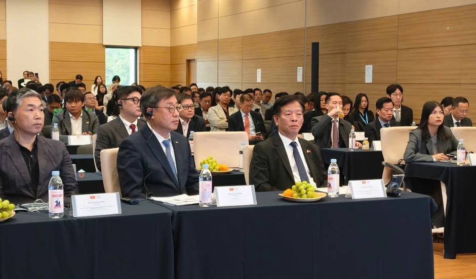 Việt Nam và Hàn Quốc thúc đẩy hợp tác trong các lĩnh vực công nghệ chiến lược Việt Nam và Hàn Quốc thúc đẩy hợp tác trong các lĩnh vực công nghệ chiến lược