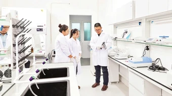 Xây dựng nguồn nhân lực khoa học-công nghệ cho lĩnh vực then chốt