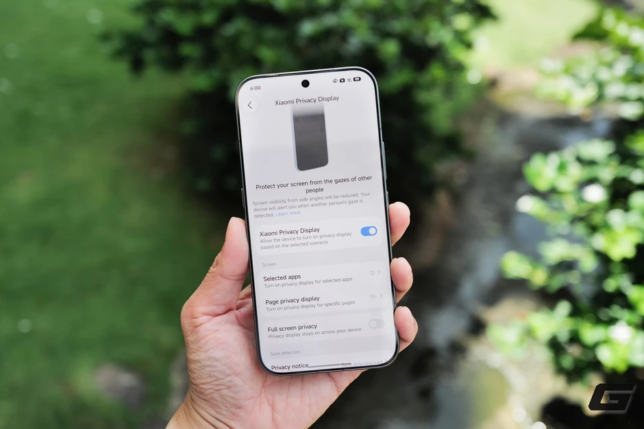 Xiaomi 18 Pro bị chê màn hình xuống cấp rõ rệt so với Xiaomi 17 Ultra vì tính năng chống nhìn trộm