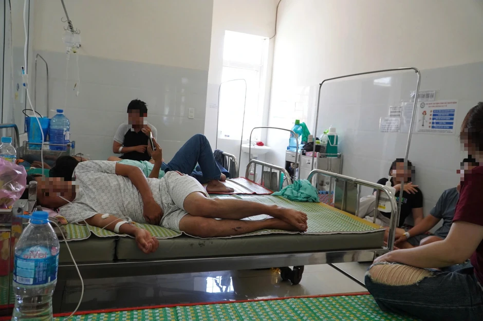 39 người nhập viện nghi ngộ độc thực phẩm sau khi ăn bánh mì ở Quy Nhơn 39 người nhập viện nghi ngộ độc thực phẩm sau khi ăn bánh mì ở Quy Nhơn