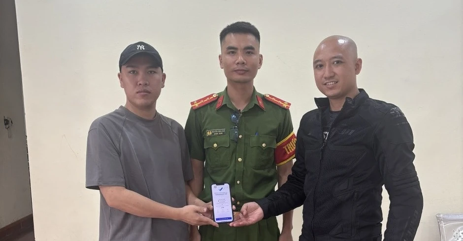 5 tỷ đồng bất ngờ đổ vào tài khoản, nam thanh niên nhanh chóng trình báo công an 5 tỷ đồng bất ngờ đổ vào tài khoản, nam thanh niên nhanh chóng trình báo công an