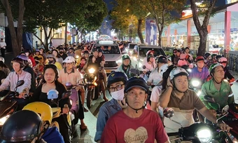 Ám ảnh kẹt xe, tiếng ồn khi đường Nguyễn Huệ, Lê Lợi tổ chức lễ hội
