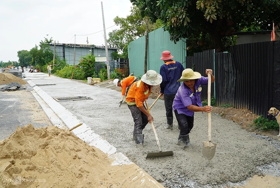Ba triệu m3 bùn nạo vét ở kênh dài nhất TP HCM không có nơi đổ