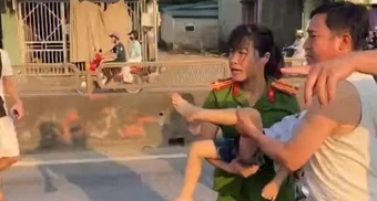 Bé trai gặp tai nạn giữa đường và quyết định của nữ trung tá công an