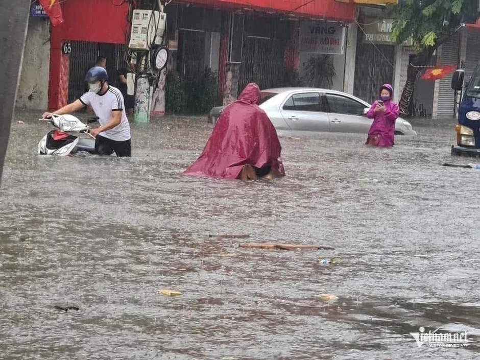 Cả nước hứng mưa giông diện rộng, miền Bắc tiếp tục kéo dài thời tiết xấu Cả nước hứng mưa giông diện rộng, miền Bắc tiếp tục kéo dài thời tiết xấu