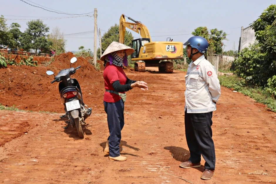 Cao tốc qua Lâm Đồng: Giải phóng mặt bằng chậm, nhiều điểm nghẽn kéo dài Cao tốc qua Lâm Đồng: Giải phóng mặt bằng chậm, nhiều điểm nghẽn kéo dài