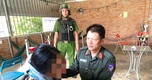 Câu nói của Trưởng Công an xã khiến người phụ nữ bỏ ý định nhảy cầu tự tử