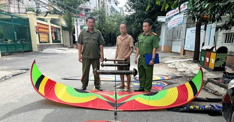 Clip cận cảnh chiếc diều sáo khiến Tân Sơn Nhất phải tạm dừng hoạt động bay