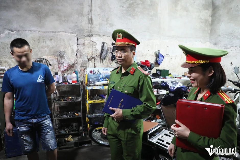Công an cấp xã: 'Cửa luôn mở', sẵn sàng tiếp nhận và xử lý tin báo 24/7 Công an cấp xã: 'Cửa luôn mở', sẵn sàng tiếp nhận và xử lý tin báo 24/7