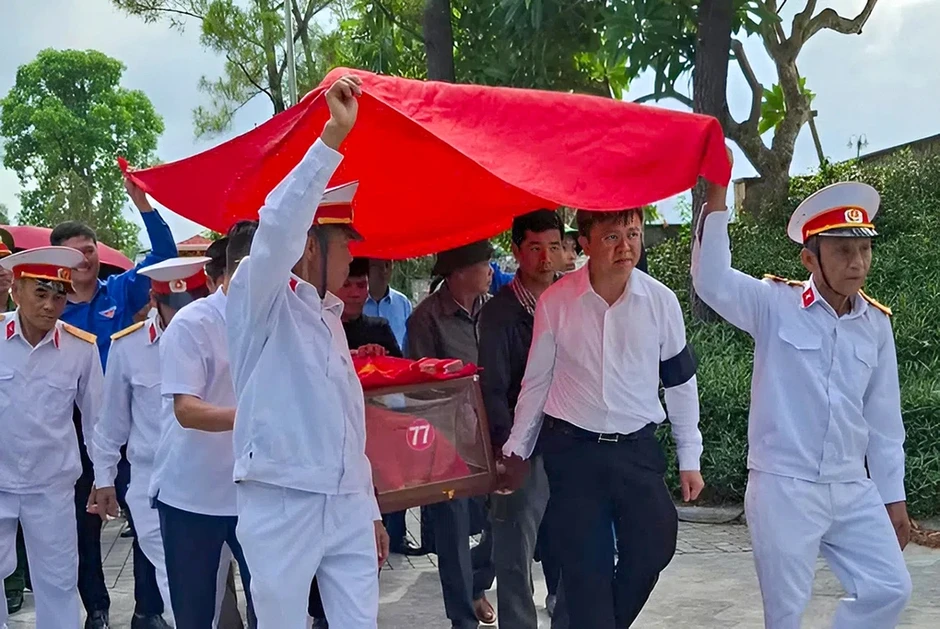 Cuộc trở về sau 49 năm của hai anh em liệt sĩ Cuộc trở về sau 49 năm của hai anh em liệt sĩ