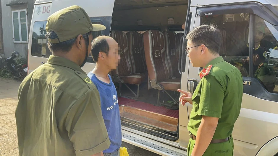 Đi lạc hơn 20 ngày từ Huế vào Quảng Ngãi, người đàn ông được đưa về nhà Đi lạc hơn 20 ngày từ Huế vào Quảng Ngãi, người đàn ông được đưa về nhà