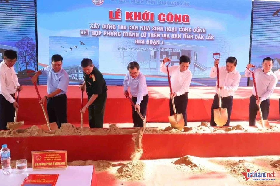 Điểm đặc biệt của 100 căn nhà tránh lũ cộng đồng vừa khởi công tại Đắk Lắk